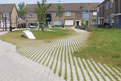 Transformatie jaren 70 plein - van grijs naar groen