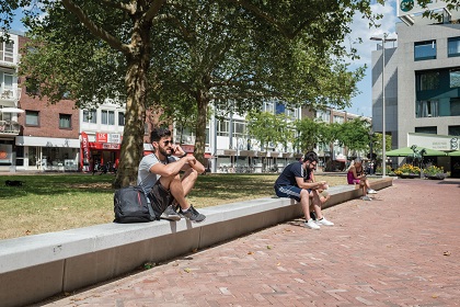 Strakke Greenline parkband voor vergroend Gele Rijdersplein