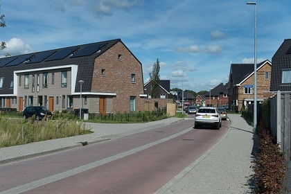 Rustige kleurkeuze maakt hoogwaardig straatbeeld Vroonermeer