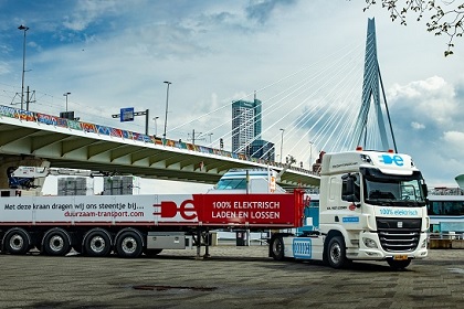 Primeur: eerste volledig elektrische 50 tons trekker- oplegger combinatie