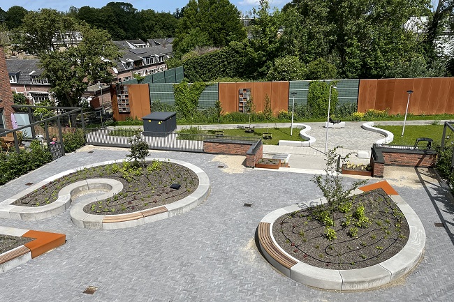 Duurzame Solid en Seat parkbanden en zitelementen als omranding van groeneilanden